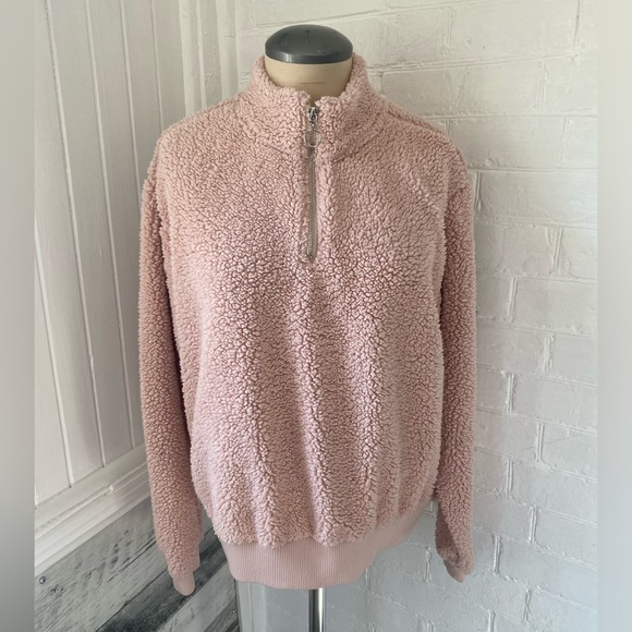 Sweaters - Fluffy pink sweater